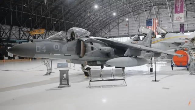 El último vuelo de la leyenda: despedida amarga del AV-8B+ Harrier II