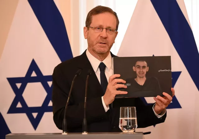 Herzog pide a la comunidad internacional que trabaje por la liberación de los rehenes de Gaza