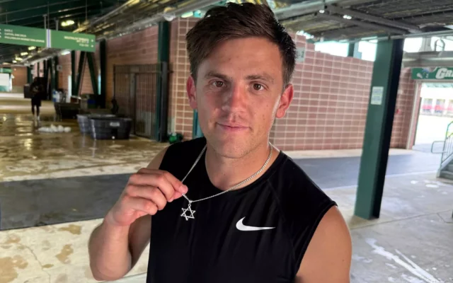 Jake Retzlaff gana su primer partido como titular en la Universidad de Tulane