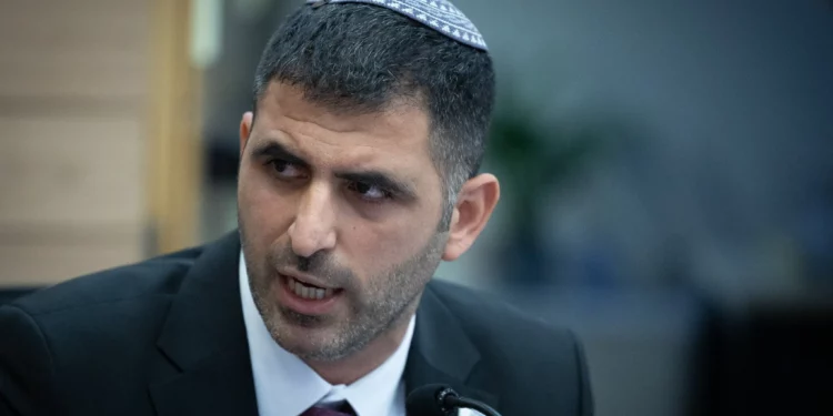 Ministro de Comunicaciones insta a militares a cortar vínculos con Haaretz