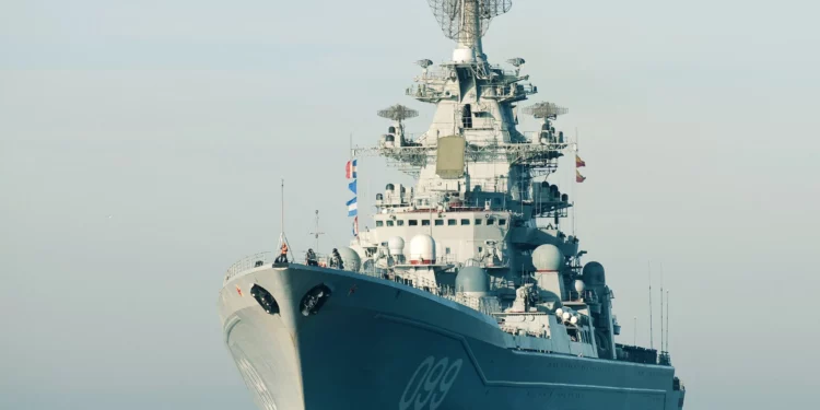 Rusia reactiva el buque de guerra más grande y peligroso de la era soviética