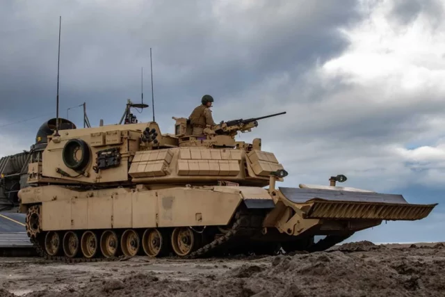 Polonia compra 25 vehículos M1150 ABV por $115 M con entrega en 2029