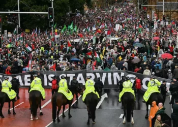Decenas de miles en la marcha antiisraelí sobre el puente del puerto de Sídney