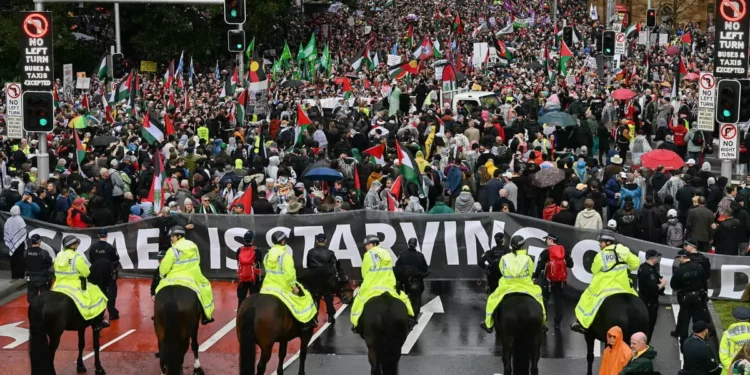 Decenas de miles en la marcha antiisraelí sobre el puente del puerto de Sídney