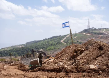 Israel anuncia reducción gradual de tropas en Líbano si Hezbolá se desarma