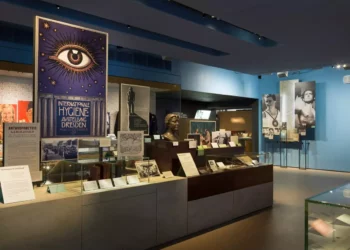 Un museo británico mantiene la descripción de las leyes raciales nazis como dirigidas a los judíos “practicantes”
