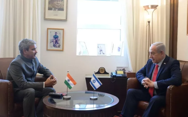 Netanyahu se reúne con enviado de India para discutir impulso de lazos