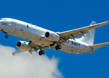 Un P-8A Poseidón del Escuadrón de Evaluación y Pruebas Aéreas (VX) 1 aterriza en la Base Conjunta Pearl Harbor-Hickam, Hawái, el 29 de julio de 2025. (Crédito de la imagen: USN / Especialista en Comunicación de Masas de 2ª Clase (SW) John T. Jarrett)