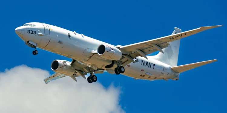 Un P-8A Poseidón del Escuadrón de Evaluación y Pruebas Aéreas (VX) 1 aterriza en la Base Conjunta Pearl Harbor-Hickam, Hawái, el 29 de julio de 2025. (Crédito de la imagen: USN / Especialista en Comunicación de Masas de 2ª Clase (SW) John T. Jarrett)