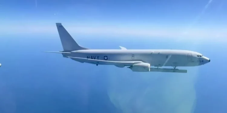 Piloto ruso grabó el sensor extendido del P-8 Poseidon