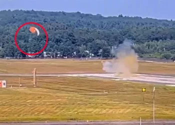 Se difunde video de pasajero eyectándose de un F-15 en tierra