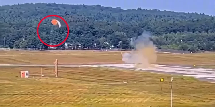Se difunde video de pasajero eyectándose de un F-15 en tierra