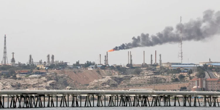 EE. UU. y Reino Unido imponen nuevas sanciones a Irán centradas en las exportaciones de petróleo