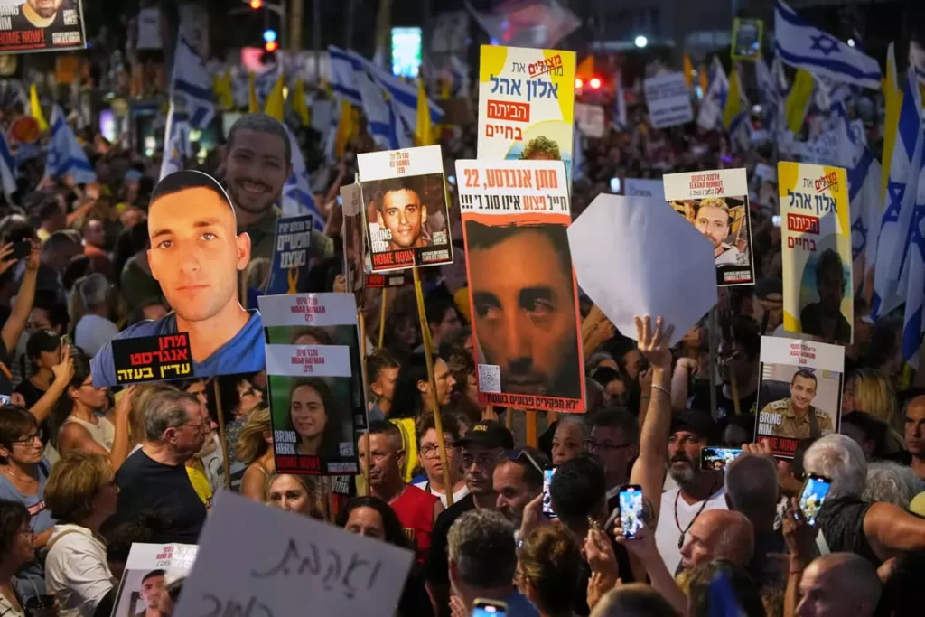 Las protestas en Israel dirigen su ira hacia el lugar equivocado por la crisis de los rehenes