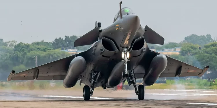 India perdió un Rafale porque subestimó alcance del PL-15 chino