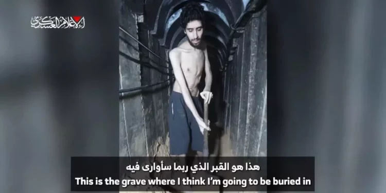 Hamás obliga a rehén Evyatar David a cavar su tumba en nuevo vídeo