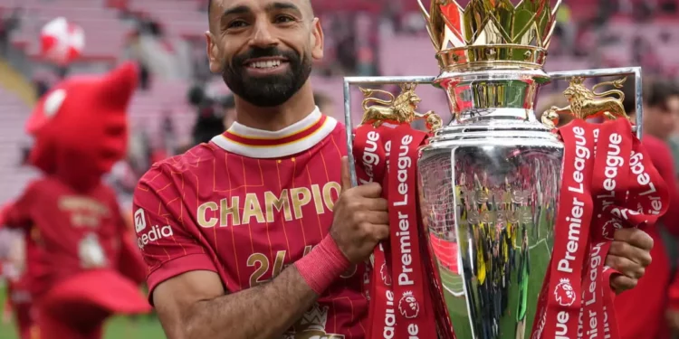 La estrella del fútbol egipcio Salah critica el homenaje de la UEFA al exjugador palestino muerto en Gaza
