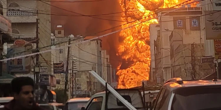 Diez muertos por los ataques israelíes contra la capital de Yemen, según el Ministerio de Sanidad controlado por los hutíes.