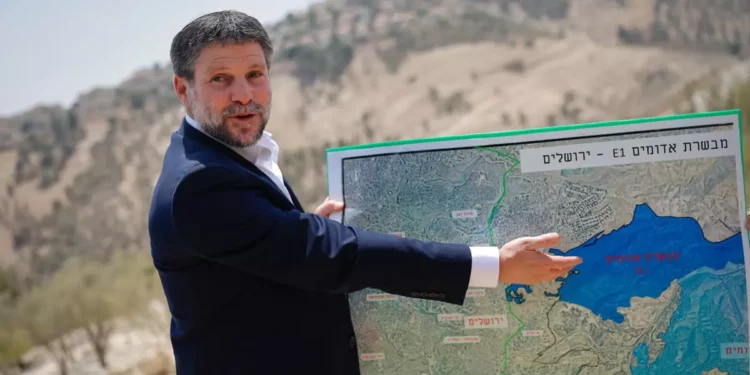 Netanyahu apoya plan de construcción de miles de viviendas en Judea y Samaria