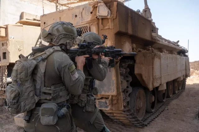 Demandan a soldado israelí nacido en Múnich por “crímenes de guerra”