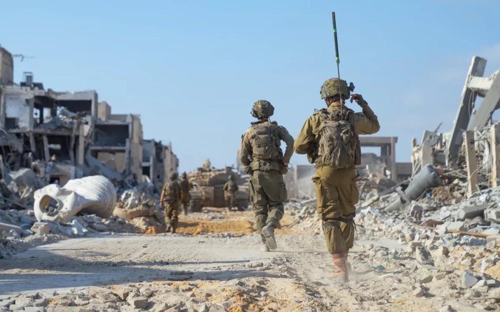 Las tropas de las FDI se acercan a la ciudad de Gaza