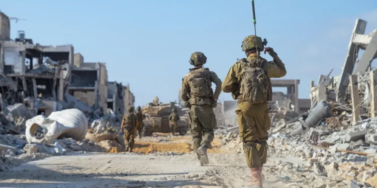 Las tropas de las FDI se acercan a la ciudad de Gaza