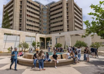 Universidad de Tel Aviv otorgará becas completas a 180 reservistas