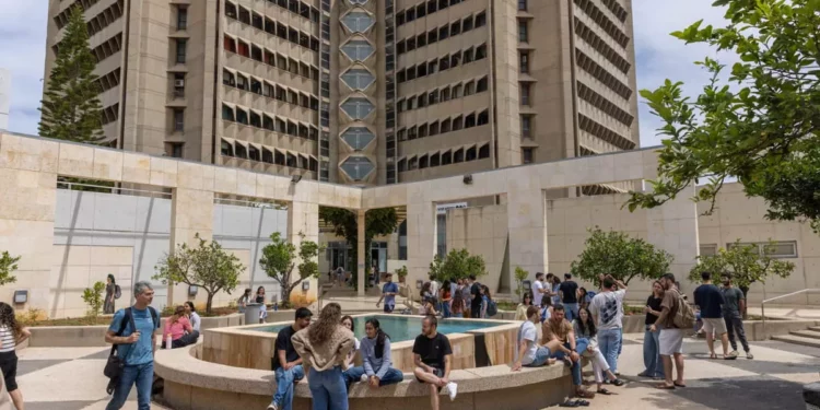 Universidad de Tel Aviv otorgará becas completas a 180 reservistas