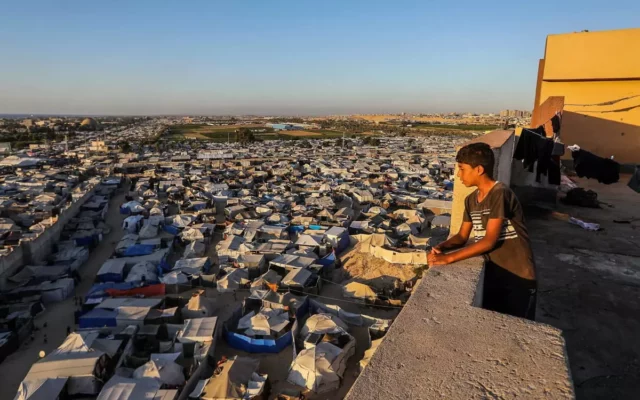 Gazatíes comienzan a regresar a Jan Yunis
