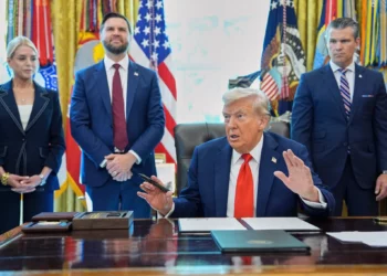 El presidente de Estados Unidos, Donald Trump, declaró que “no está contento” con el ataque israelí contra un hospital de Gaza