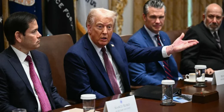 Donald Trump preside reunión sobre Gaza con Blair y Kushner