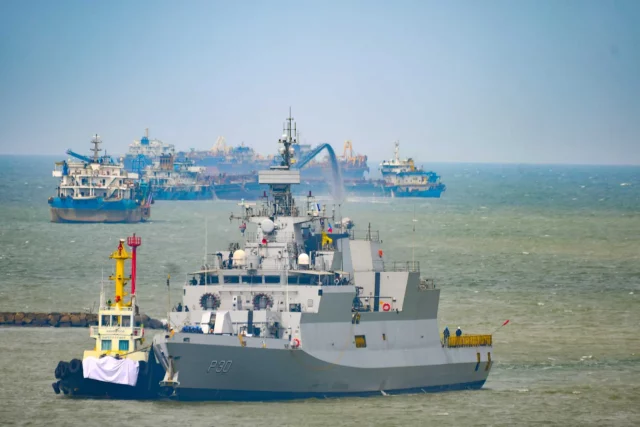 Buques navales indios arriban a Manila en despliegue operativo