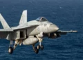 Piloto se eyecta del F/A-18E Super Hornet frente a la costa de Virginia