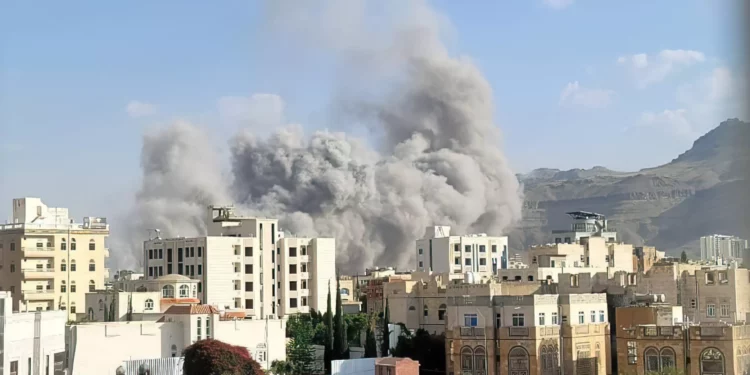 Se reportan ataques de Israel en la capital de Yemen