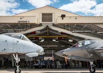 El escuadrón que defendió Pearl Harbor se despide del A-10 y recibe al F-35