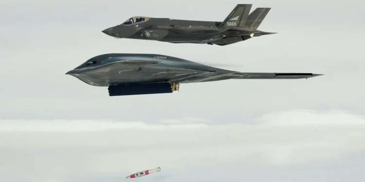El B-2 Spirit de la USAF se une a los F-35 y P-8 noruegos