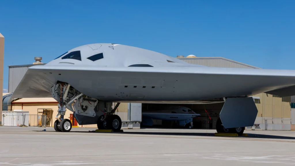 La USAF publica nuevas fotos del segundo B-21 Raider