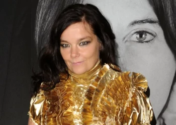 Bjork retira su música de servicios de transmisión en Israe
