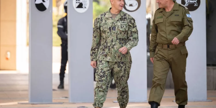 El nuevo jefe del CENTCOM concluye su primera visita a Israel