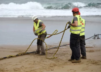 Cables submarinos cortados en el mar Rojo: se sospecha de los hutíes