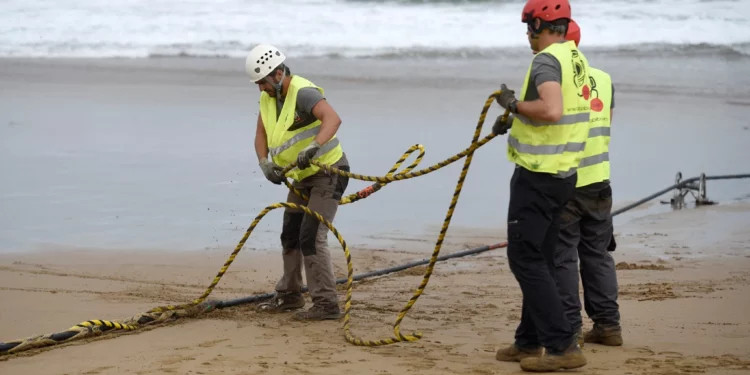 Cables submarinos cortados en el mar Rojo: se sospecha de los hutíes