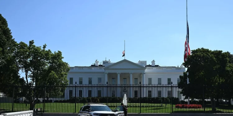 Trump y Witkoff cenan con el primer ministro qatarí en Nueva York