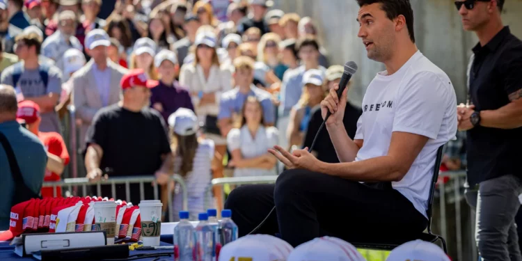 El activista estadounidense Charlie Kirk en estado crítico tras recibir un disparo en el cuello