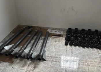 Israel desmantela célula terrorista en Judea y Samaria que fabricaba cohetes