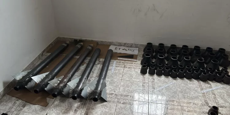 Israel desmantela célula terrorista en Judea y Samaria que fabricaba cohetes