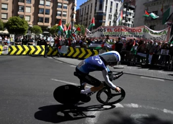 Ministra española exige excluir equipos israelíes de competiciones deportivas