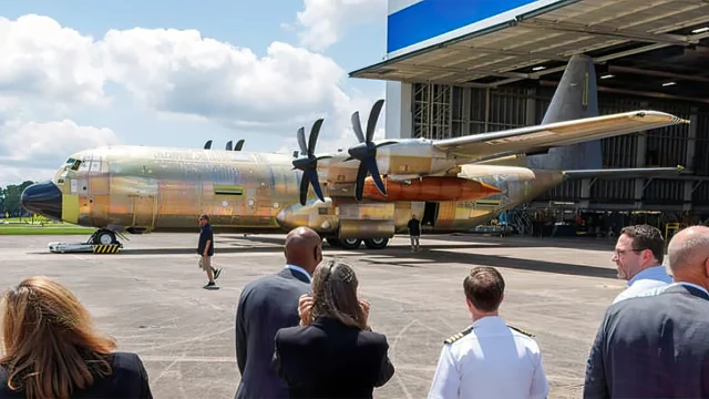 Aparece el primer fuselaje C-130 que se convertirá en E-130J Phoenix II