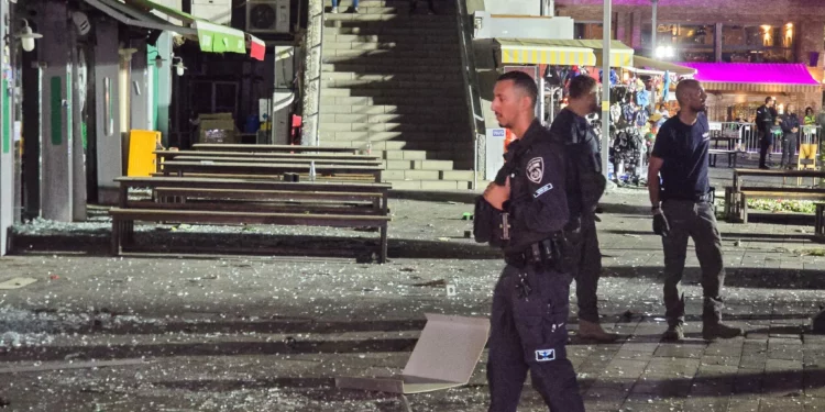 Netanyahu conversa con alcalde de Eilat tras ataque de dron hutí