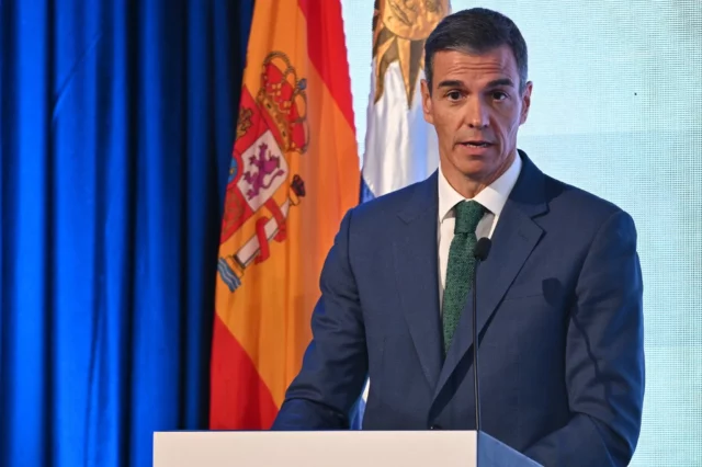 Gobierno español anuncia embargo de armas y prohibición de productos a Israel