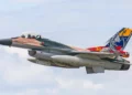 Cazas F-16 venezolanos desafían a buque de guerra de EE. UU.